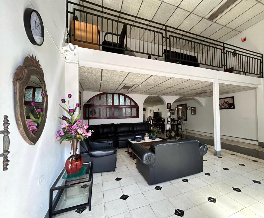 El Callejon Guest House León Zewnętrze zdjęcie