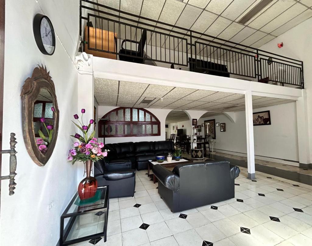 El Callejon Guest House León Zewnętrze zdjęcie