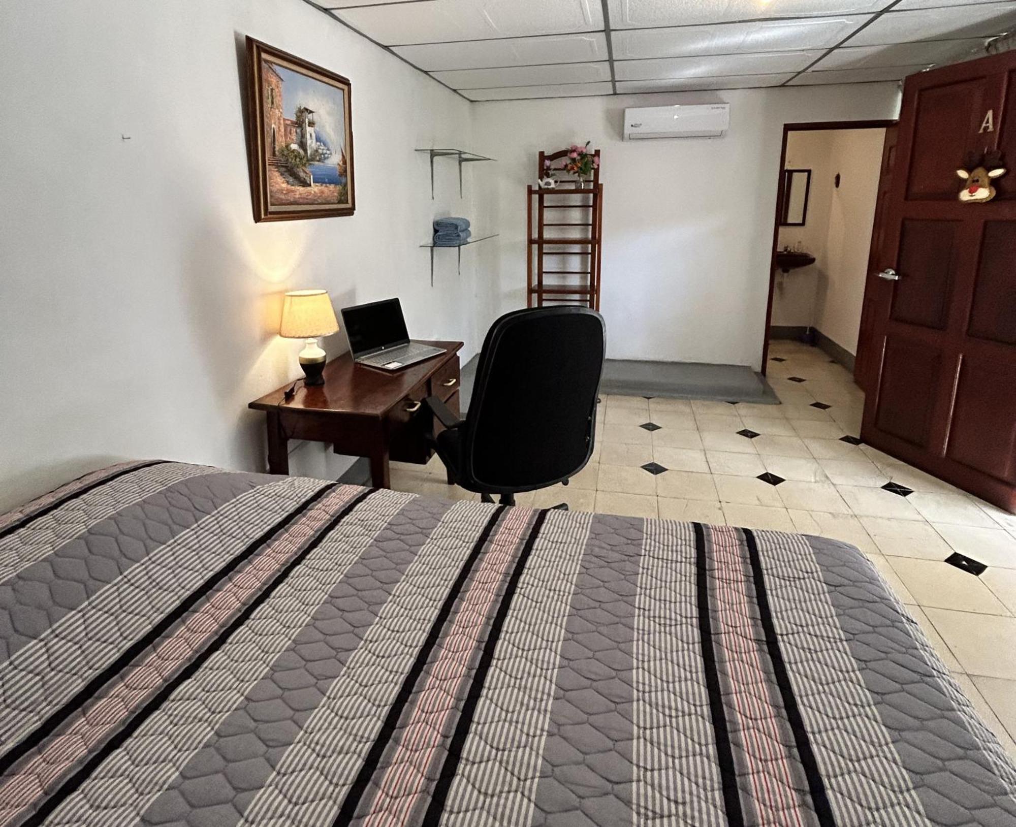 El Callejon Guest House León Zewnętrze zdjęcie