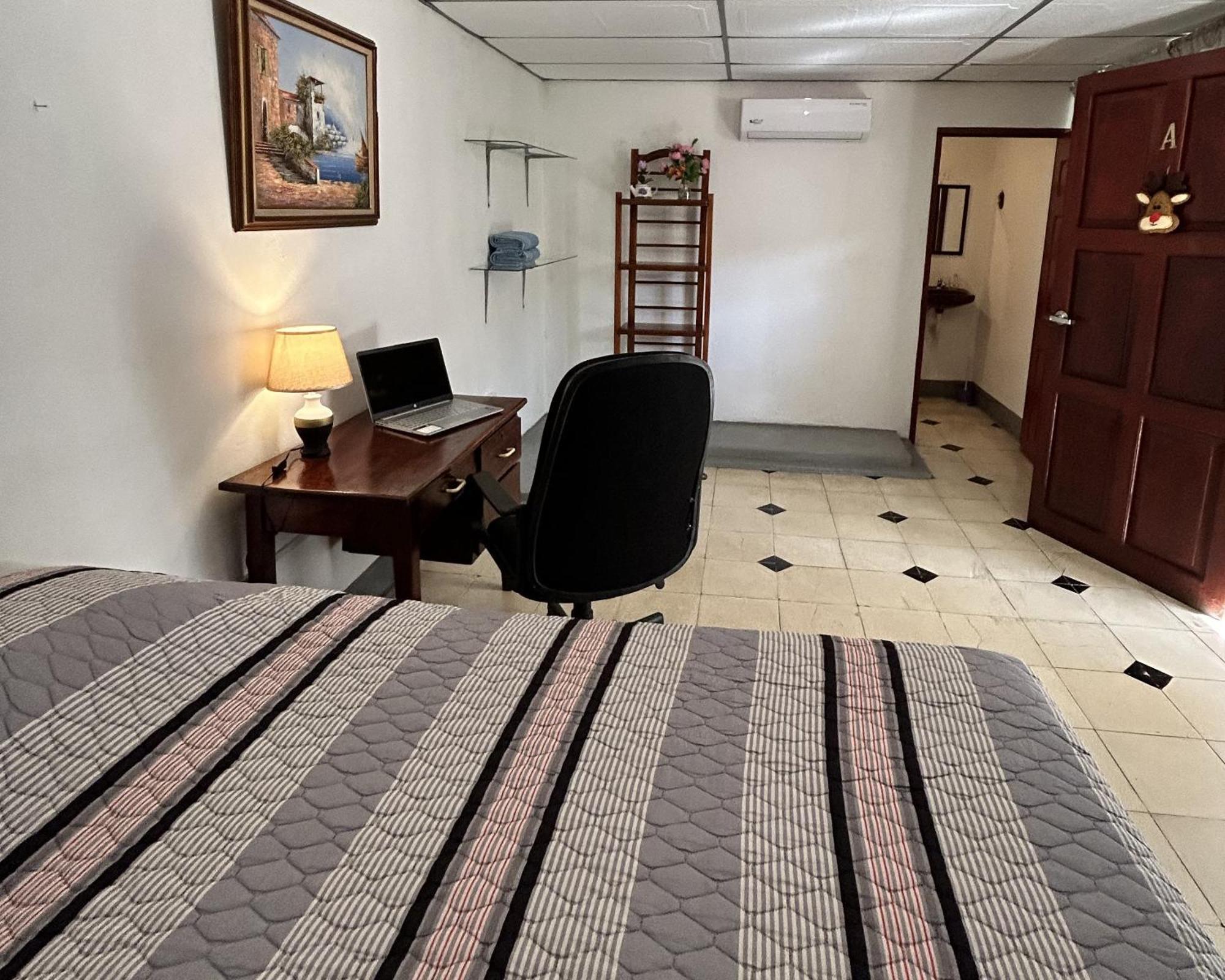 El Callejon Guest House León Zewnętrze zdjęcie